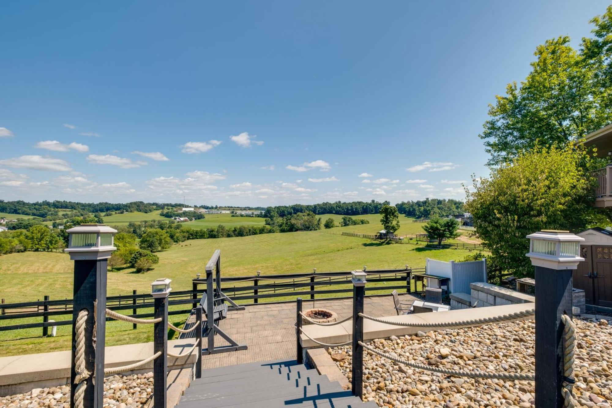 Hillside Millersburg Studio With Panoramic Views Exterior photo