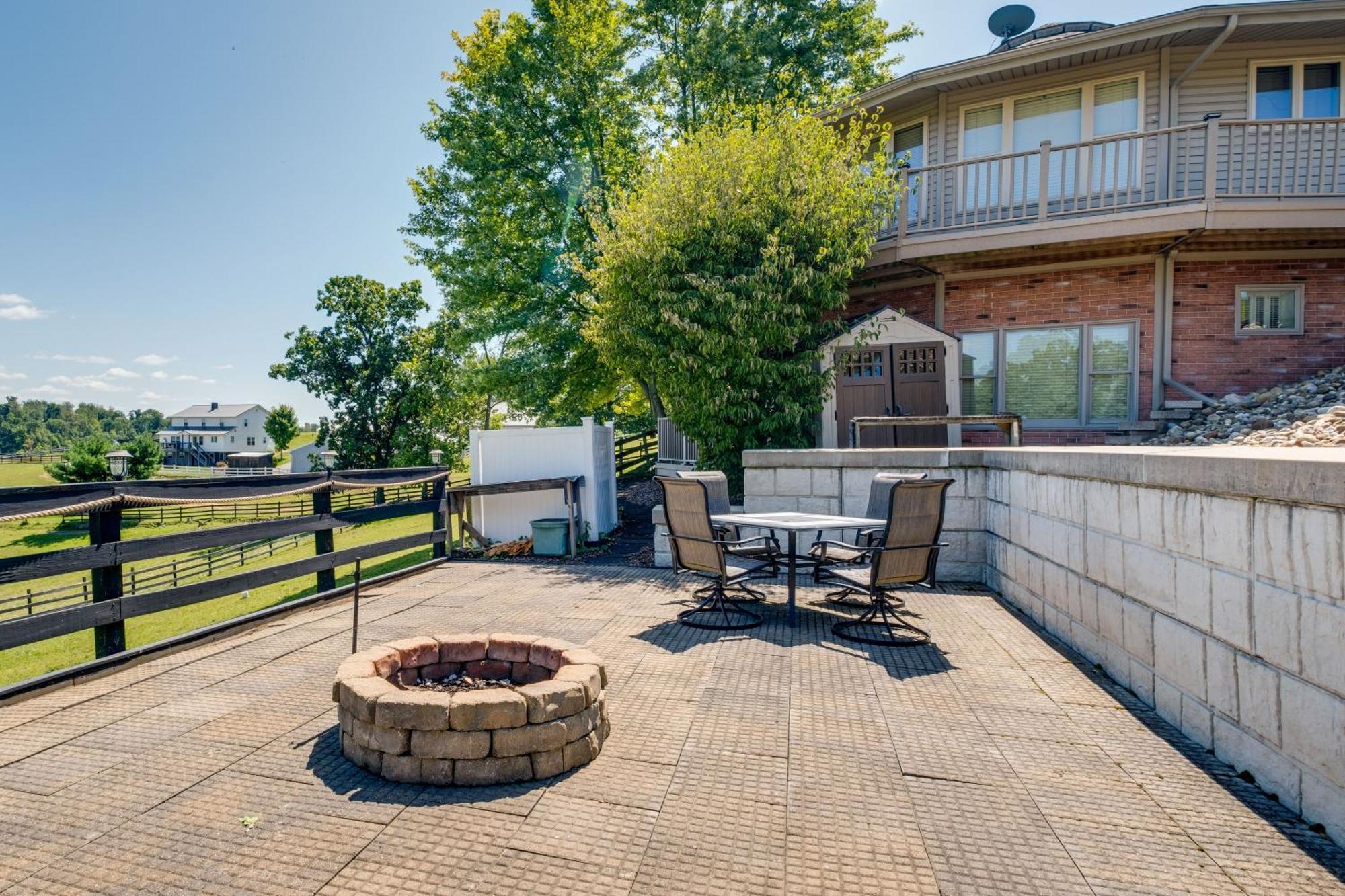 Hillside Millersburg Studio With Panoramic Views Exterior photo