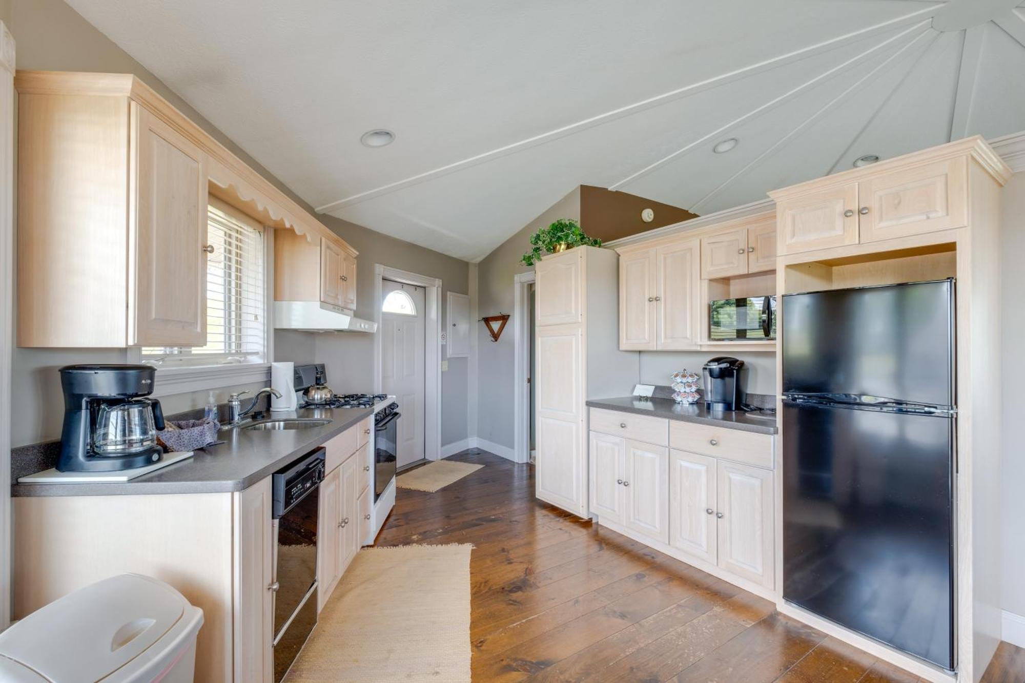 Hillside Millersburg Studio With Panoramic Views Exterior photo