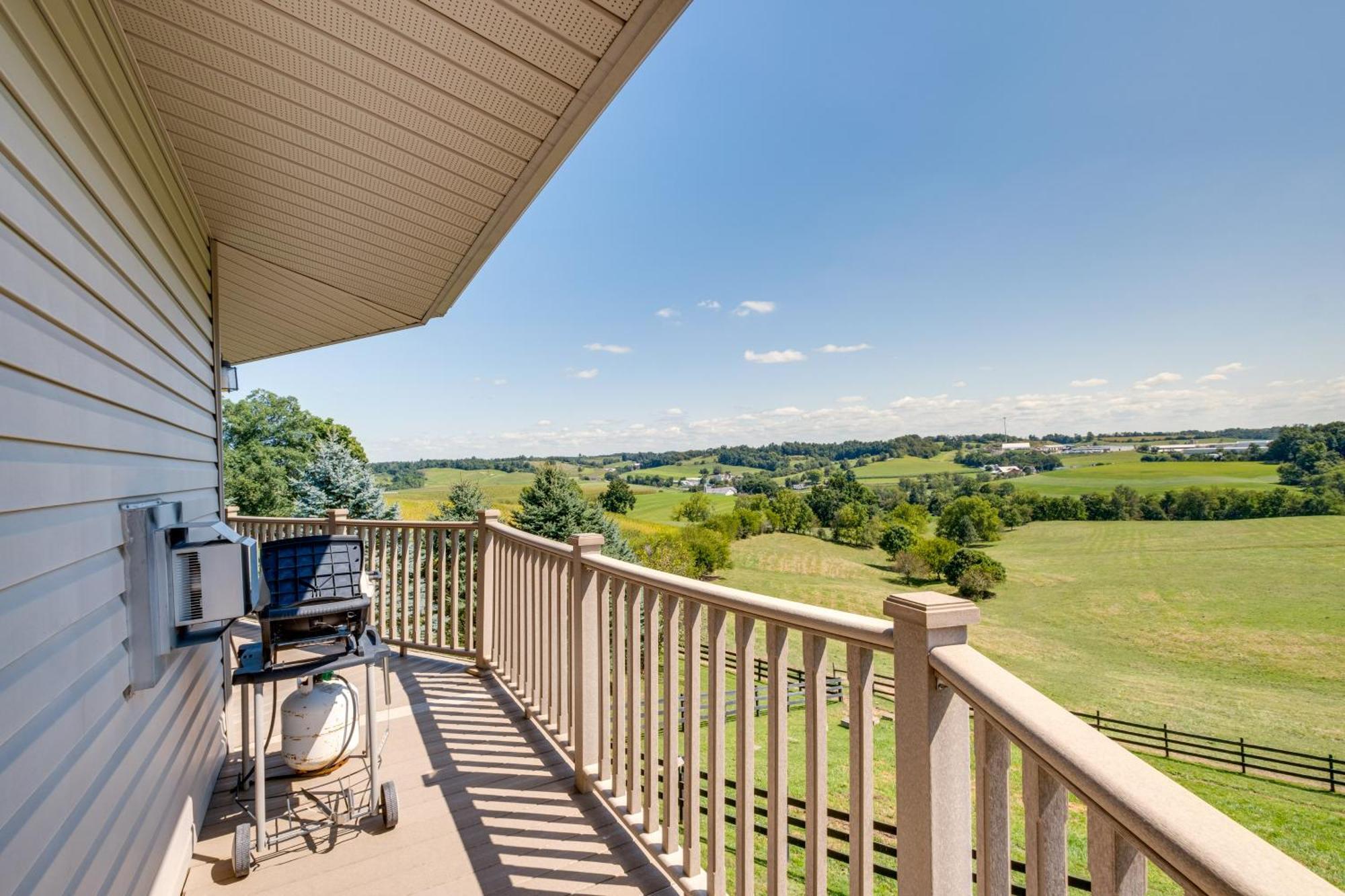 Hillside Millersburg Studio With Panoramic Views Exterior photo