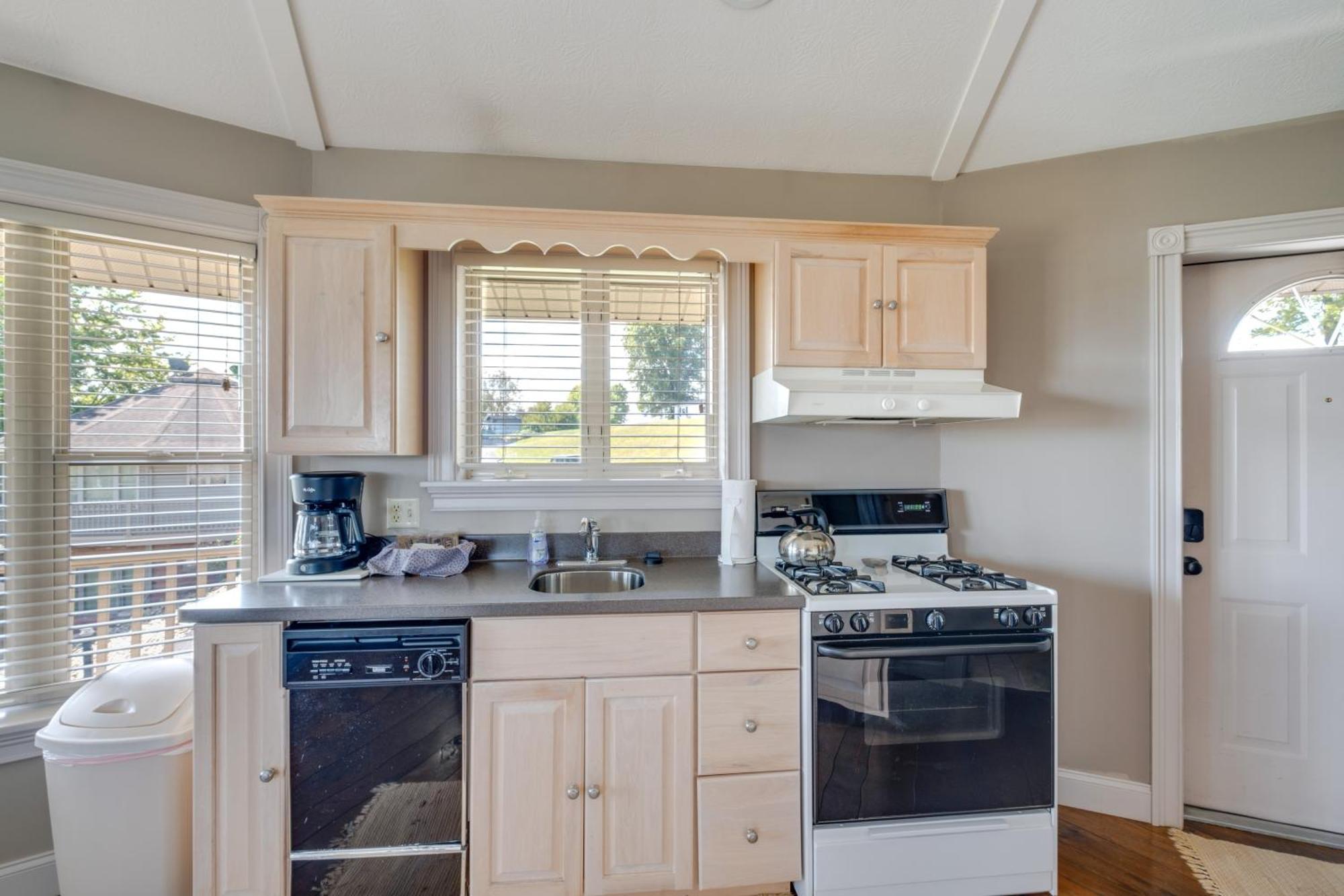 Hillside Millersburg Studio With Panoramic Views Exterior photo