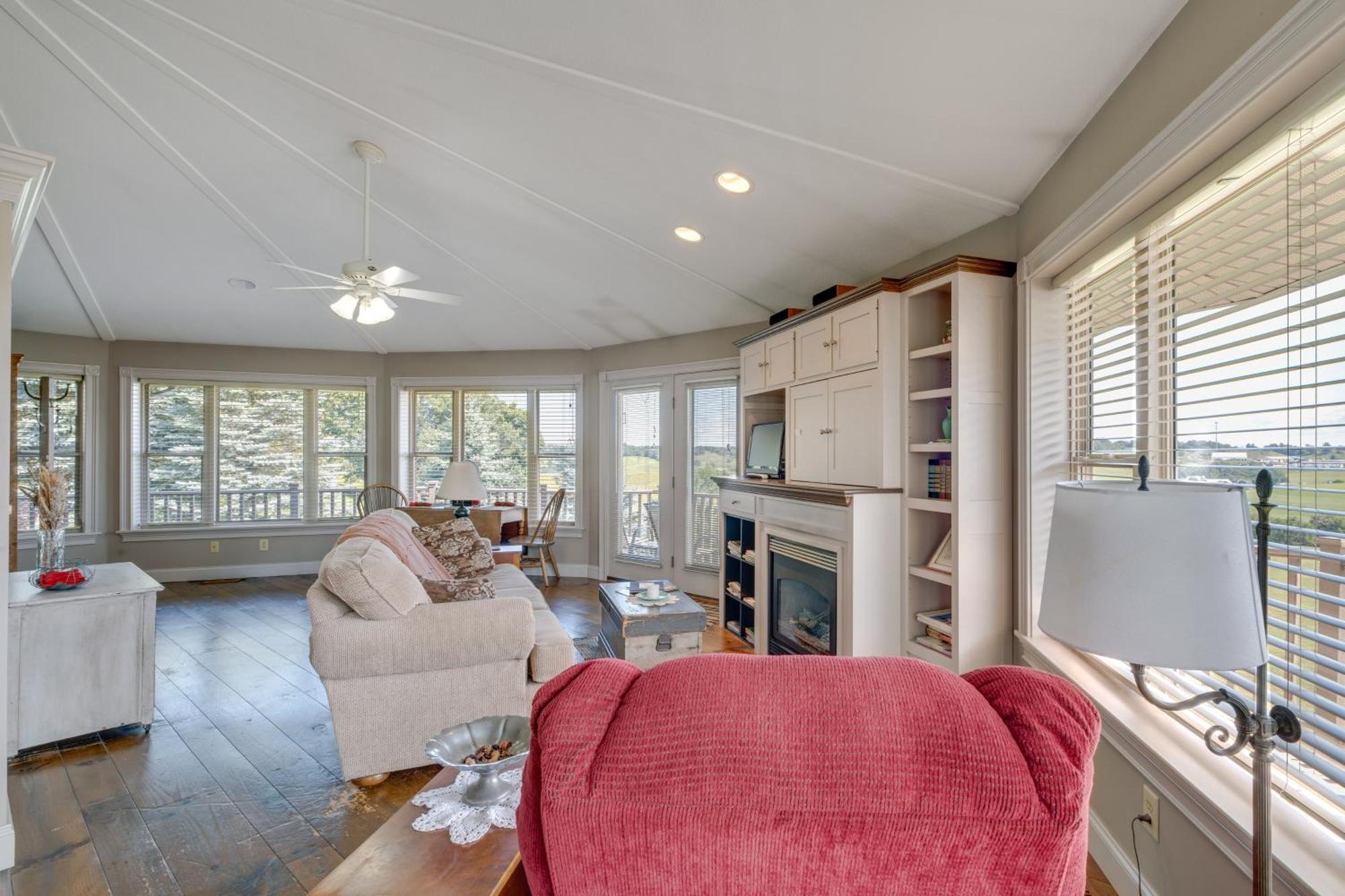 Hillside Millersburg Studio With Panoramic Views Exterior photo
