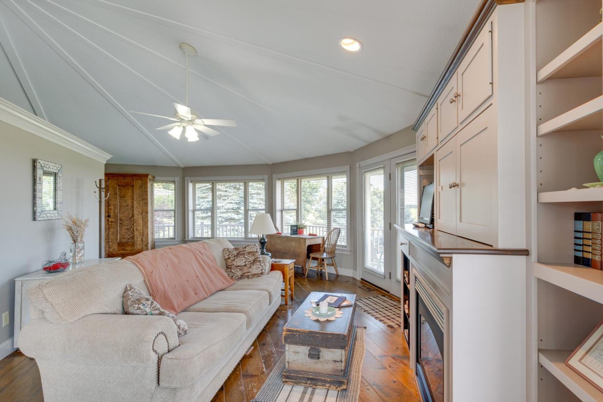 Hillside Millersburg Studio With Panoramic Views Exterior photo